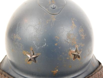 FRANCE. Casque Adrian modèle 1915 en acier...