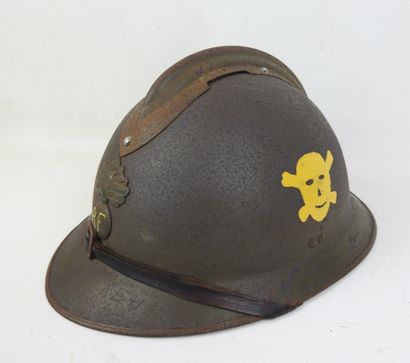 
FRANCE. Casque Adrian modèle 1926 en acier...