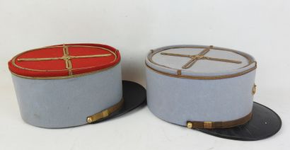 FRANCE. Suite de 2 képis, adjudant-chef des...