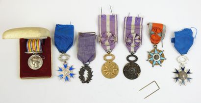 
FRANCE. Lot d'étoiles civiques, mérite social,...