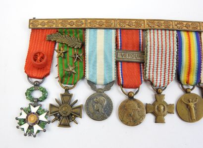 FRANCE. Barrettes de 8 miniatures d'un vétéran...