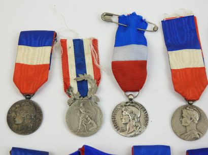 FRANCE. Lot de 10 médailles d'honneur en...