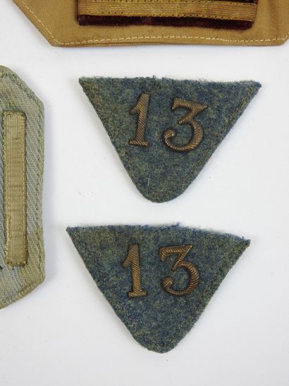 FRANCE. Lot composé de pattes de col du 13e...
