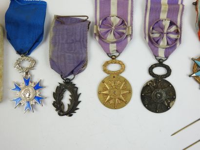 
FRANCE. Lot d'étoiles civiques, mérite social,...