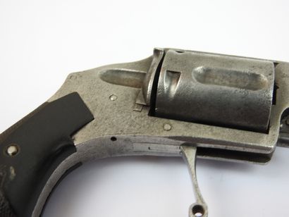 BELGIQUE. Revolver Velodog Hammerless à percussion...