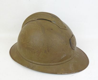 FRANCE. Casque Adrian modèle 1915 de l'armée...