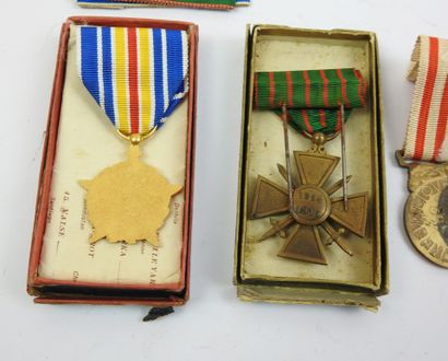 FRANCE. Suite de 6 médailles 14-18, croix...