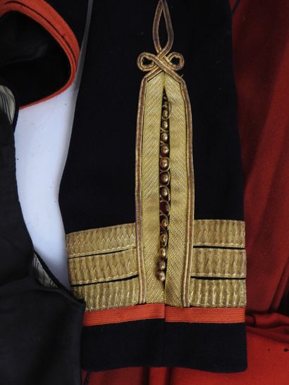 FRANCE. Tenue de tradition de sergent-chef...