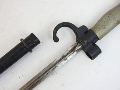 FRANCE. Baïonnette Lebel à poignée maillechort,...