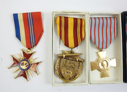 FRANCE. Lot de 6 médailles 1939-1940, croix...