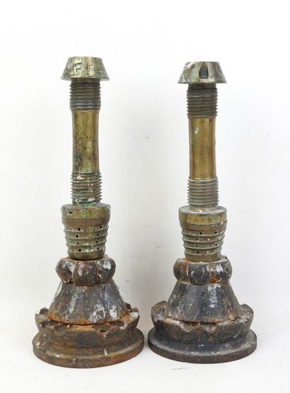 FRANCE. Paire de bougeoirs réalisés avec...