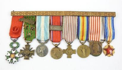 FRANCE. Barrettes de 8 miniatures d'un vétéran...