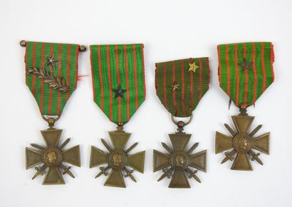 FRANCE. Suite des 4 types de croix de guerre...