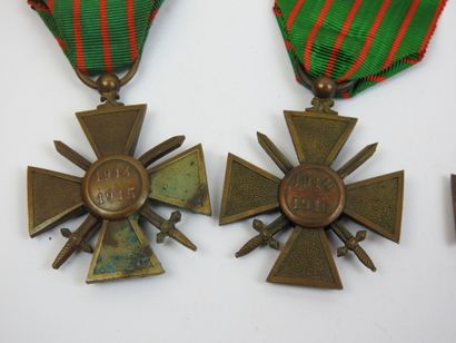 FRANCE. Suite des 4 types de croix de guerre...