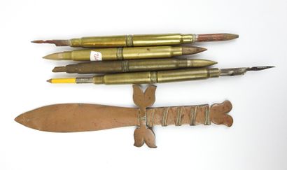 FRANCE. Suite de 4 porte-mine et porte-plume...