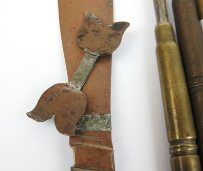 FRANCE. Suite de 4 porte-mine et porte-plume...