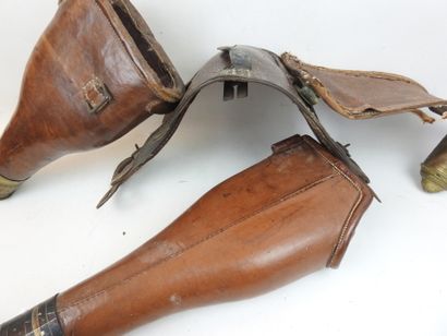 
FRANCE. Paire dépareillée de fontes à pistolet...