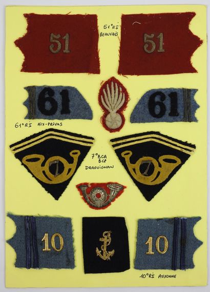 FRANCE. Planche d'insignes en tissu, pattes...
