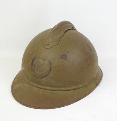 FRANCE. Casque Adrian modèle 1915 de l'armée...