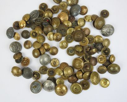 FRANCE. Lot de 106 boutons environ d'époque...