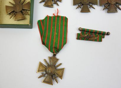 FRANCE. Suite de croix de guerre attribuées...