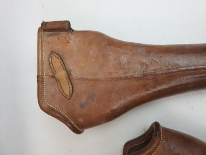FRANCE. Paire de fontes à pistolet d'officier...