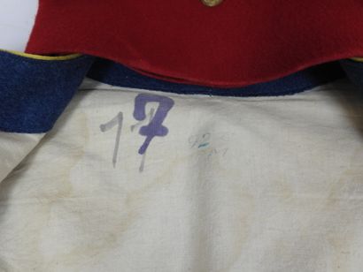 FRANCE. Tenue de tradition de tirailleur...