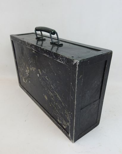FRANCE-URSS. Caissette à outils en tôle d'aluminium...