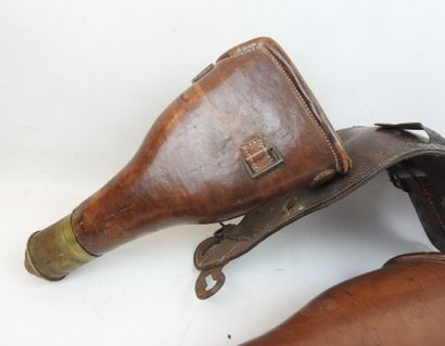 
FRANCE. Paire dépareillée de fontes à pistolet...