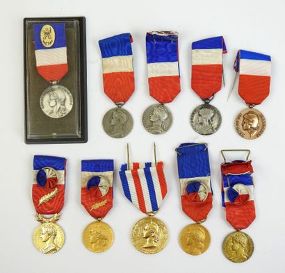 FRANCE. Lot de 10 médailles d'honneur, ministère...