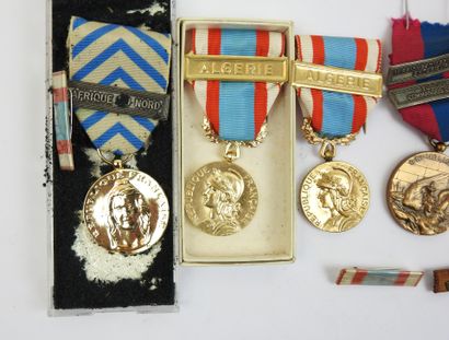 FRANCE. Lot de 8 médailles post 1945, Indochine...