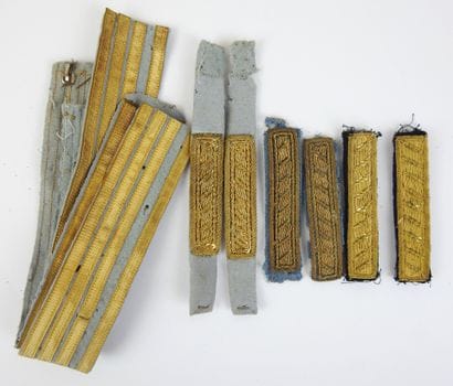 FRANCE. Lot de 3 paires de brides d'épaules...