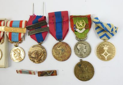 FRANCE. Lot de 8 médailles post 1945, Indochine...