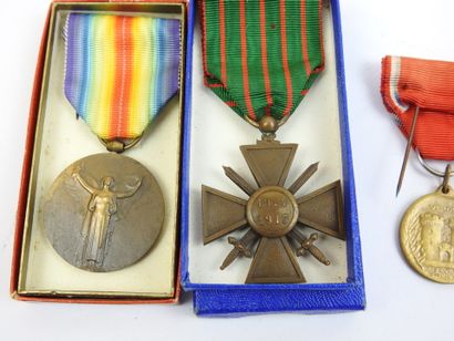 FRANCE. Suite de 5 médailles 14-18, croix...