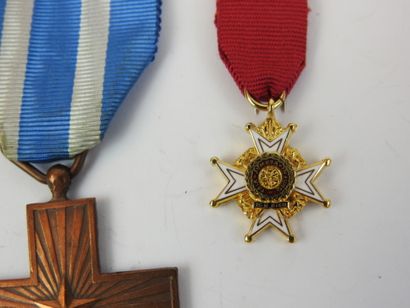 DIVERS. Croix du mérite de guerre italien...
