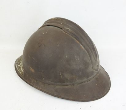 FRANCE. Casque Adrian modèle 1915 de l'armée...