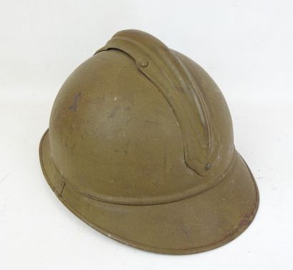 FRANCE. Casque Adrian modèle 1915 de l'armée...