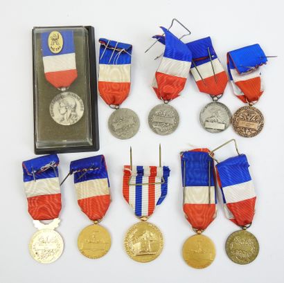 FRANCE. Lot de 10 médailles d'honneur, ministère...