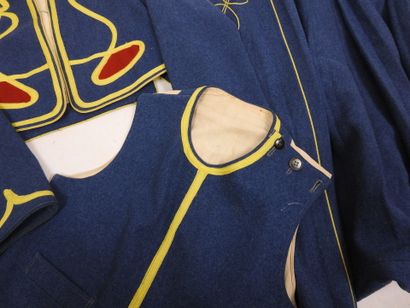 FRANCE. Tenue de tradition de tirailleur...