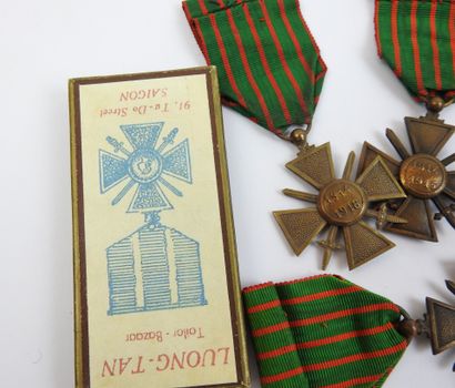 FRANCE. Suite de croix de guerre attribuées...