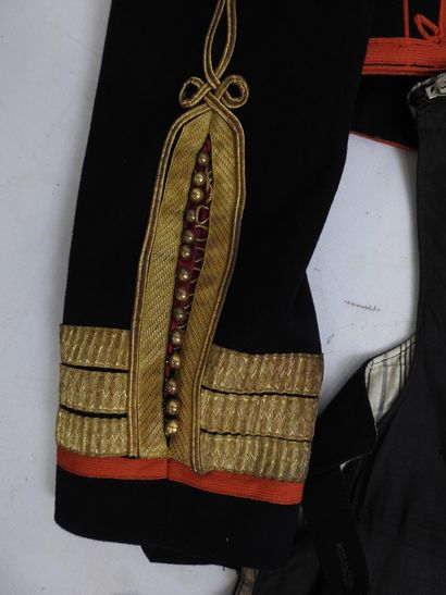 FRANCE. Tenue de tradition de sergent-chef...