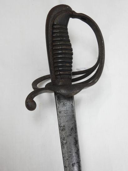 FRANCE. Sabre d'officier modèle 1882, fusée...