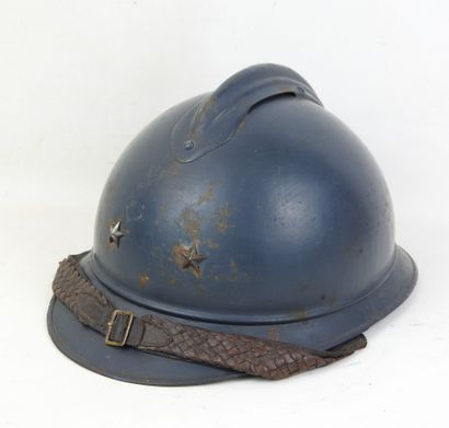 FRANCE. Casque Adrian modèle 1915 en acier...