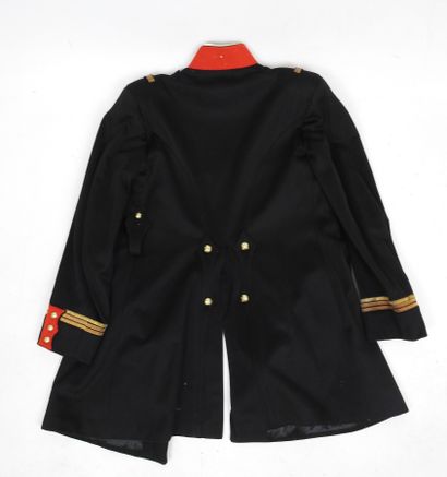 FRANCE. Tenue modèle 1931 de capitaine d'artillerie...
