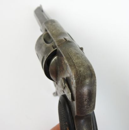 FRANCE. Revolver Velodog Hammerless à percussion...