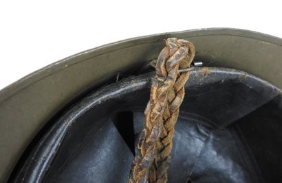 FRANCE. Casque Adrian modèle 1926 d'artillerie...