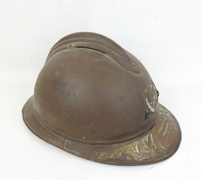FRANCE. Casque Adrian modèle 1915 de l'armée...