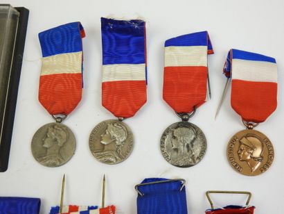 FRANCE. Lot de 10 médailles d'honneur, ministère...