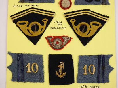 FRANCE. Planche d'insignes en tissu, pattes...