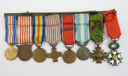 FRANCE. Barrettes de 8 miniatures d'un vétéran...